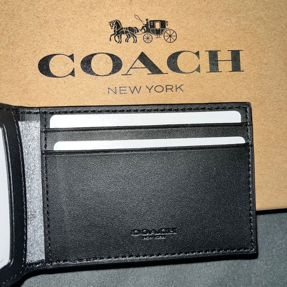 wallet Coach NWT in box - Picture 5 of 5